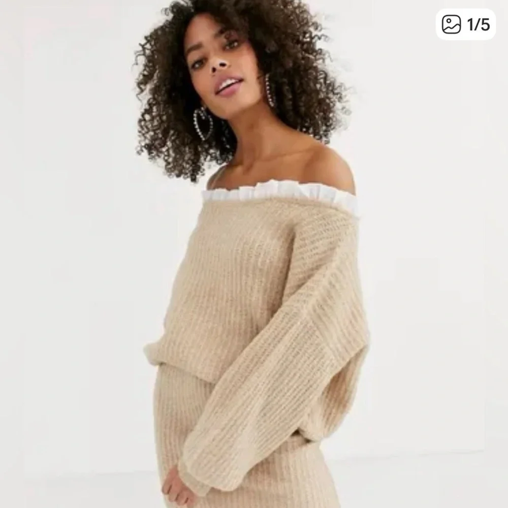 Off-Shoulder Beige Sweater NWOT - Picture 1 of 6